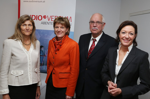 v.l.n.r.: Dr. Ingeborg Hochmair, CEO MED-EL, Mag.a Christine Oppitz-Plörer, Bürgermeisterin der Stadt Innsbruck, Dr. Eckhard Schulz, Initiator AUDIOVERSUM, Dr. Christina Beste, Head of AUDIOVERSUM | Foto: AUDIOVERSUM