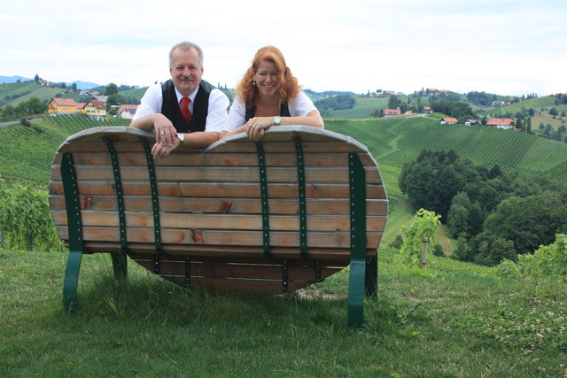 An unserem 8. Hochzeitstag am 21.07. ist diese Aufnahme entstanden; das Passende für den Valentinstag um das verliebteste Paar in NÖ zu zeigen.