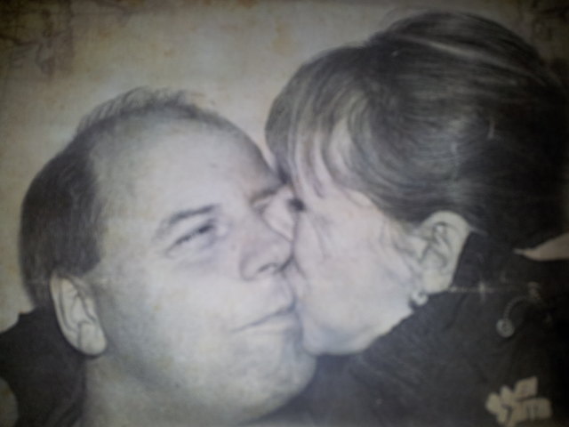 Seit drei Jahren glücklich - aber kein einziger Schnappschuss ohne Petersilie zwischen den Zähnen oder ein verknittertes Gesicht...