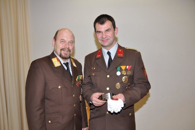 Josef Bröderbauer wurde von Markus Stieger (r.) als Kommandant abgelöst. | Foto: Foto: privat