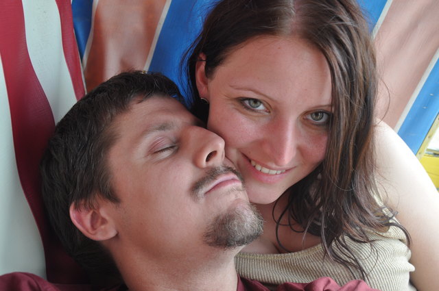 Als Beilage sende ich Ihnen das Foto von Mir und meiner Elisabeth im Standkorb am Wattenmeer Sommer 2012.