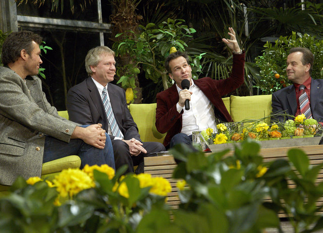 v.l.n.r.: Hannes Trinkl (Abfahrtsweltmeister/ Vizepräsident ÖSV), Willy Lehmann (Moderator/ Willy Lehmann Markenagentur), Tarek Leitner (ZiB Anchorman/ Autor Mut zur Schönheit), Robert Zeitlinger (Bürgermeister St. Florian) | Foto: Erwin Wimmer