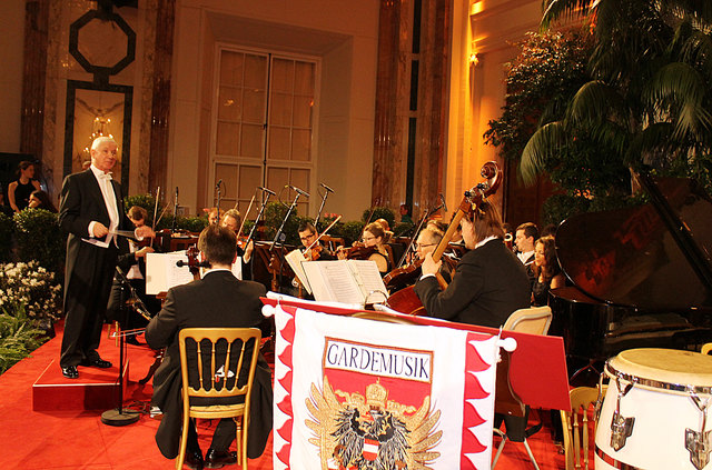 Das C. M. Zieher-Hofballorchester. | Foto: Sina