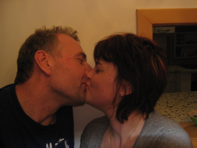 Waltraud Helm ; Hubert König; Kornfeldstraße 6 ; 3252 Petzenkirchen ; 0664801335085; Sie ist meine ganz große Liebe und ich bin richtig glücklich mit ihr .