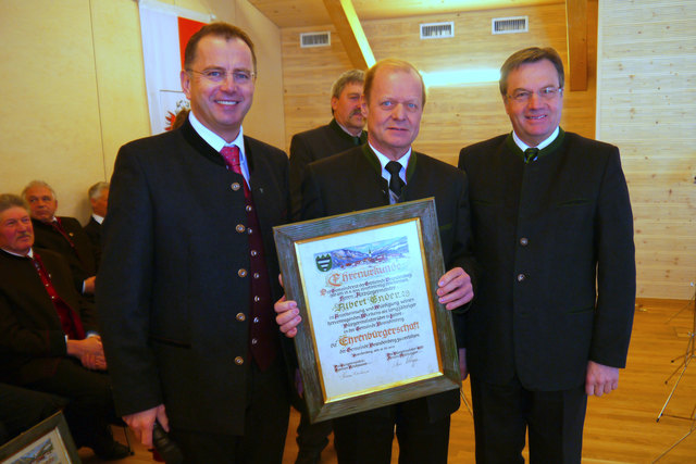 Brandenberg’s Altbürgermeister Albert Ender wird die Ehrenbürgerschaft verliehen