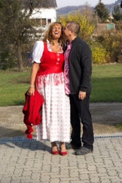 Wir beide sind sehr verliebt daher möchten wir gerne ein Foto senden. Liebe Grüsse Maggy und Stephan