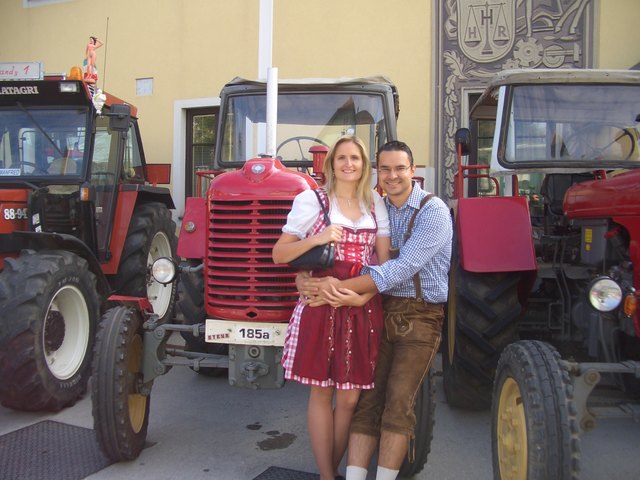 Bei der Oltimer-Traktorschau in Neupölla  - im Hintergrund unser Steyr.