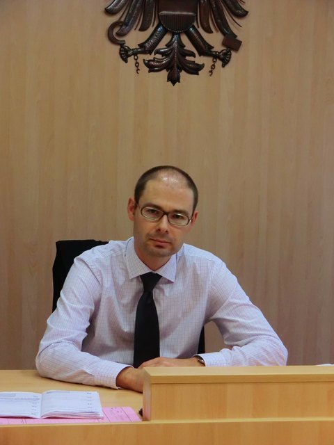 Richter Slawomir Wiaderek vertagte den Prozess in St. Pölten vorerst. | Foto: Probst
