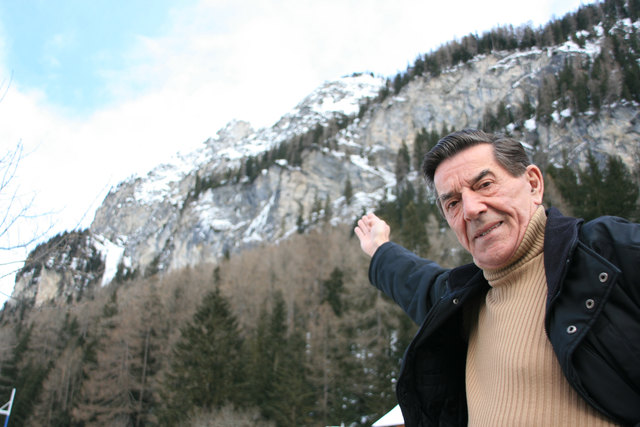 Der Verbaung der felsigen Steilwand im Norden werde man sich widmen müssen, sagt Bgm. Franz Pöllizer.