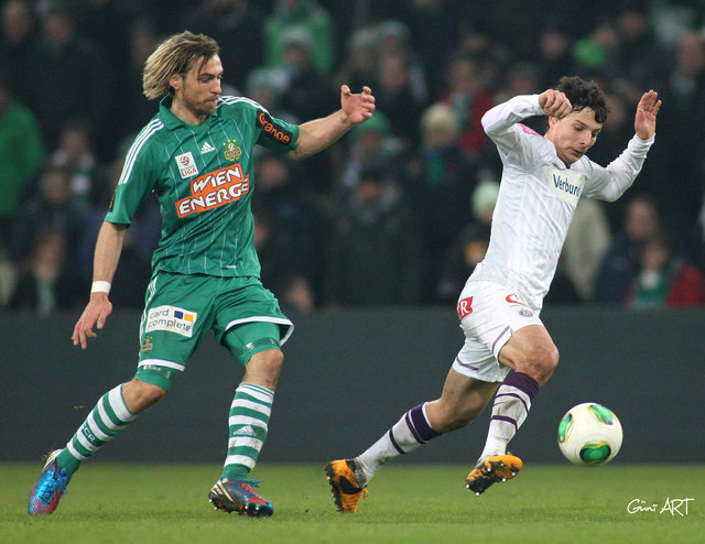 Bei Hosinar hatte Rapid´s Pichler das nachsehen.   FOTO: Güni ART
