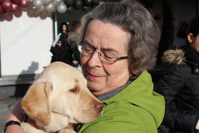 Ute Engelhart ist Patin von „Beauty“: „Sie ist der perfekte Familienhund. Ich hoffe, sie kommt zu Kindern.“ | Foto: KK