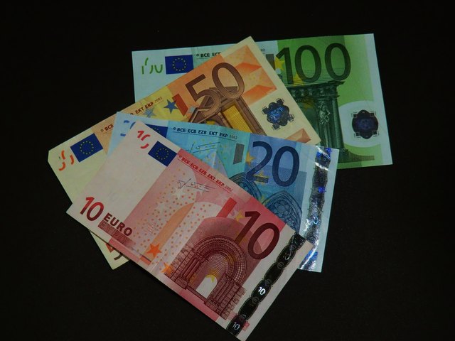 1.700 Euro ergaunerte ein Rumäne vermutlich in den Banken. | Foto: Probst