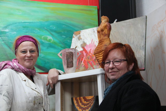 Malerin Martina Cerne (l.) und Keramikerin Karin Klimbacher