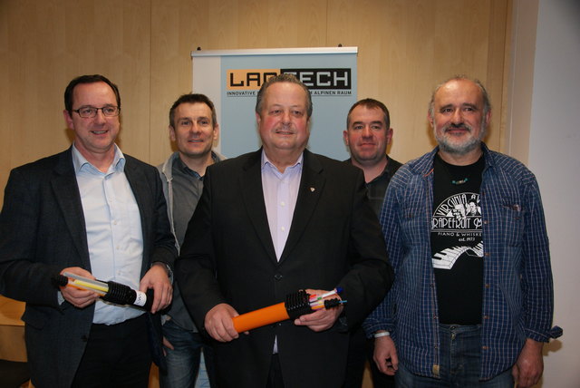 Vizebgm. Josef Siegele, Walter Handle, Bgm. Reinhard Knabl, Günther Handle und Hermann Hammerl (v. l.).