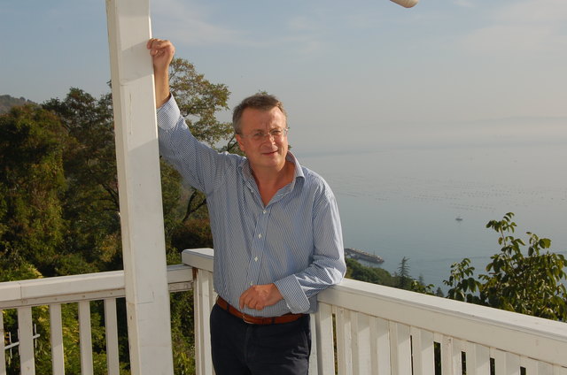 Veit Heinichen auf seiner Terrasse in Triest | Foto: CHL