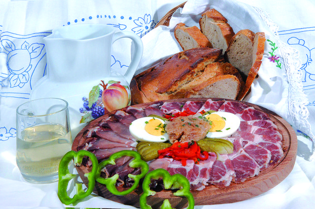 Gschmackiges vom Bauern nebenan steht momentan hoch im Kurs - da weiß man, was in der Jause wirklich drin ist! | Foto: Foto: Schimpl (Land OÖ)