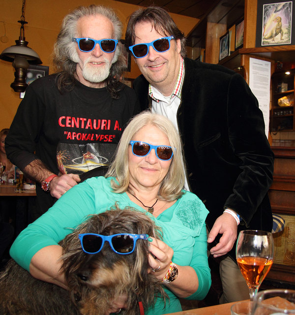 Centauri Alpha, GR. Günther Scheider, Margit Arz mit Hund Orthos
