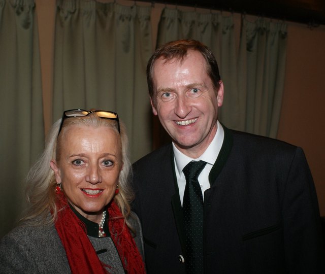 Elisabeth Freundlinger (Präsidentin der OÖ. Streichervereinigung) und Konrad Ganglberger