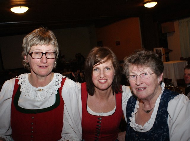 Eva Ganglberger und Petra Schartner mit Mutter Hedwig Ganglberger