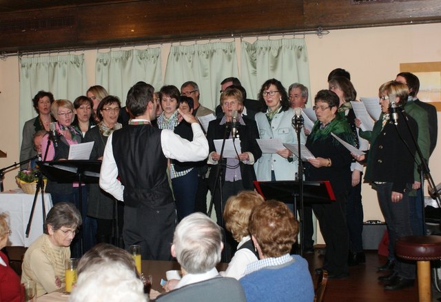 Der Kirchenchor von St. Veit unter musikalischer Leitung von Clemens Haudum wirkte ebenfalls mit.