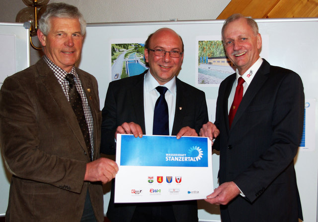 Jakob Klimmer, Geschäftsführer Wasserkraftwerk Stanzertal GmbH, Ing. Harald Sieß, Bürgermeister Strengen und Mag. Klaus Schmitzer, Vorstand der Elektrizitätswerke Reutte AG. | Foto: INFRA
