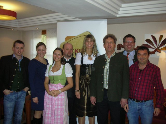 v.l.n.r.: Edi Priemetshofer, Mag. Julia Hainisch, Johanna Schallmeiner, Reinhard Guttner, Christina Steindl, Gottfried Spitzer, Thomas Stockinger, Hubert Wirth (nicht am Foto: Willi Mayr)