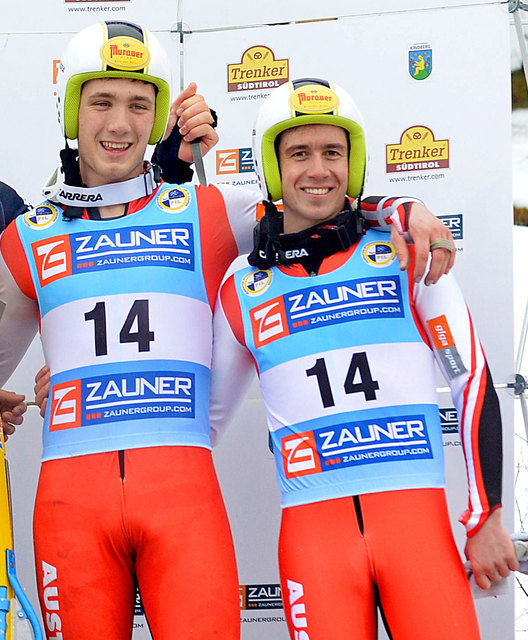 Andreas (rechts) und Christian Schopf durften über ihren ersten Saisonsieg jubeln. | Foto: GEPA