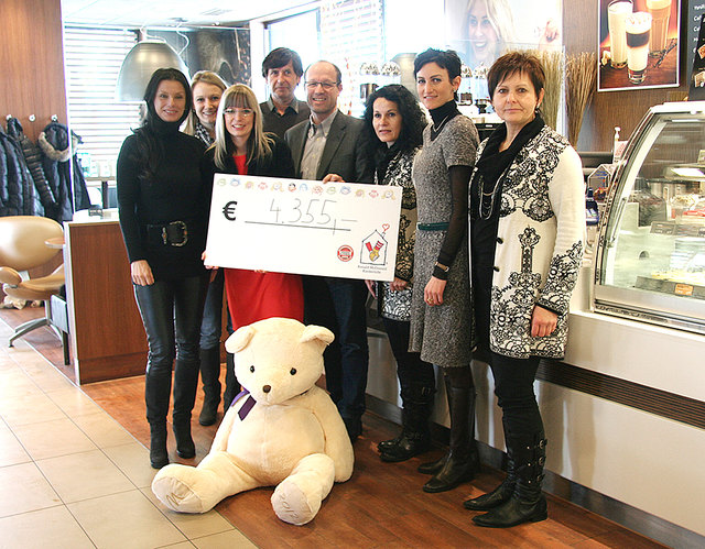 Sonja Klima (Präsidentin Ronald Mc Donald Stiftung), Katharina Lagler (TIP Tourismusverband), Barbara Güsser-Eder (GEZ-west), Martin Bacsich (Mc Donald´s Weiz-Gleisdorf), Gerwald Hierzi (Stadtgemeinde Gleisdorf), Andrea Ettl, Susanna Marinic-Knittelfelder und Heidi Ruprecht (alle "Frau in der Wirtschaft") (v.l.)