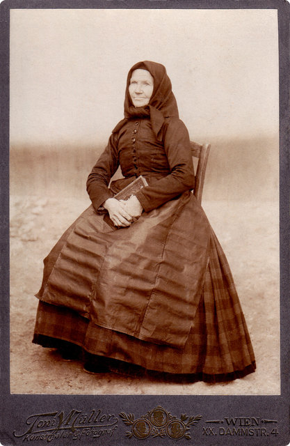 Uroma, 1840 - 1925. Das Foto dürfte in den 1880er Jahren entstanden sein.