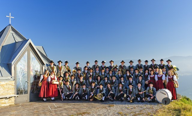 Dies ist nur ein kleiner Teil der über 50 Musiker zählenden Musikkapelle. | Foto: privat