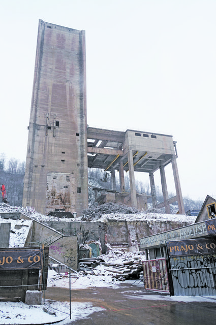 Die Perlmooser-Ruine auf Wiener Seite | Foto: Andy Listmayr