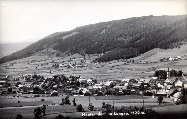 Ansicht gegen Süd-West; um ca. 1960; F. Martin, Wien