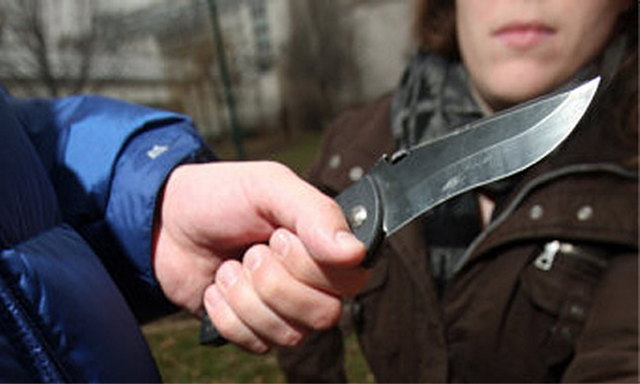 Mehr als 1.000 Waffen, darunter Messer, wurden 2012 am Landesgericht bei Kontrollen entdeckt | Foto: KK