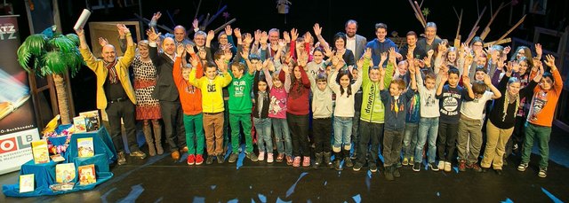 Hurra, "Bücherschatz 2013" der WKNÖ gewonnen - 100 Bücher für ein Leseprojekt der Mittelschule Seitenstetten-Biberbach. | Foto: Daniel Hinterramskogler