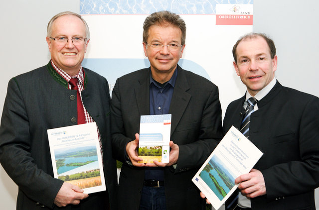 Franz Reisecker (Landwirtschaftskammer), Rudi Anschober (Umweltlandesrat) und Max Hiegelsberger (Agrarlandesrat, v. l.).