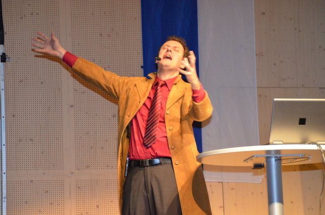 Moderator Oliver Hochkofler | Foto: Raiffeisenbank Ohlsdorf/Knopp