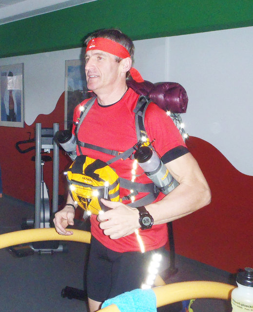 Herbert Lehner läuft 170 Kilometer pro Woche zum Training für den harten Wüstenmarathon. | Foto: privat