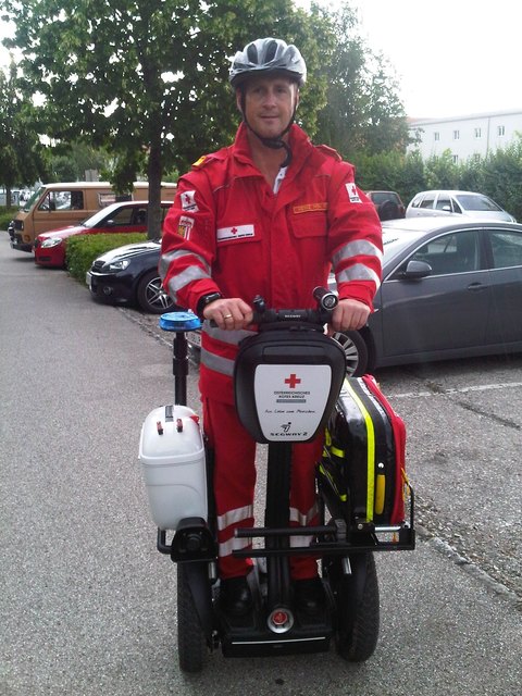 Andreas Heinz, Leiter der RK Wels, hatte die zündende Idee, Segways für Einsätze zu nutzen. | Foto: RK Wels