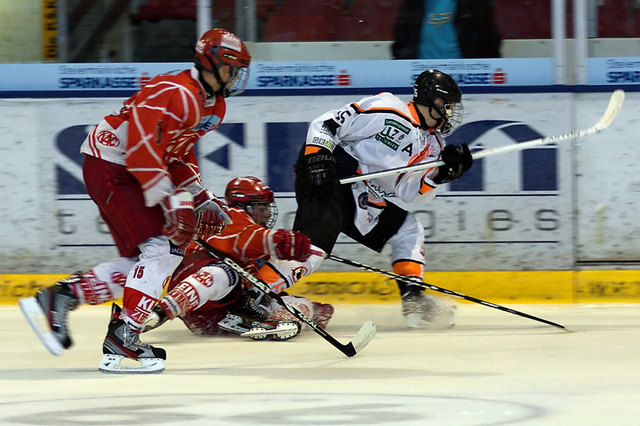 Die U20-Mannschaft der LLZ Steiermark Süd/Graz 99ers und die U20 des EC KAC spielen, als die beiden bestplatzierten österreichischen Teams nach dem Grunddurchgang der EBYSL, in einer „Best of three”-Serie um den österreichischen U20-Staatsmeistertitel. | Foto: Graz 99ers Juniors