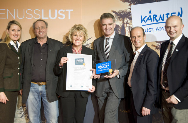 Freude über das Qualitätssiegel für das erste Kärnten Badehaus Millstätter See: Eva-Maria Hoffmann, Ludwig Graber, Maria Wilhelm, Alexander Thoma, Christian Poglitsch und Christian Kresse (v. l.)