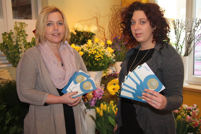 Silvia Rumetshofer und Kerstin Temper: Grein-Gutscheine immer beliebter.