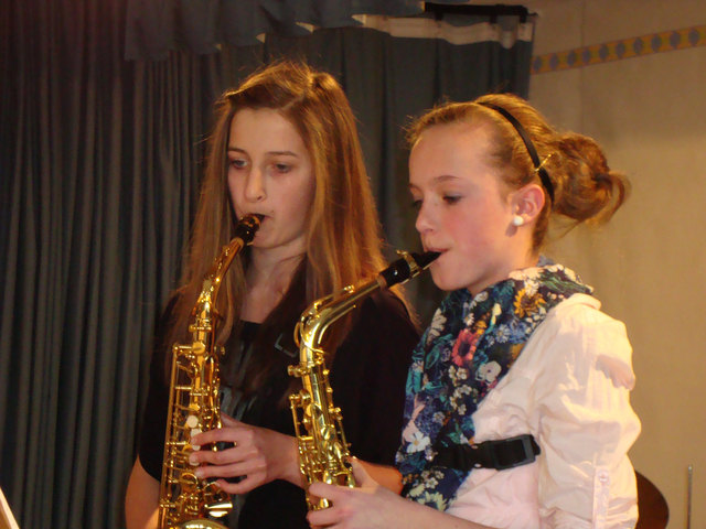 Theresa Würfl und Magdalena Gahleitner entlockten dem Saxophon feine Töne.