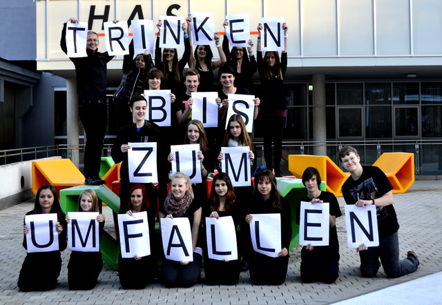Die 3bk-Klasse der HAK Landeck hat sich mit dem Projekt "Trinken bis zum Umfallen" im Rahmen eines Wettbewerbs befasst.
