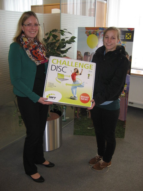 Strahlende Gesichter bei Kathrin Thaler und Carina Hackl.
