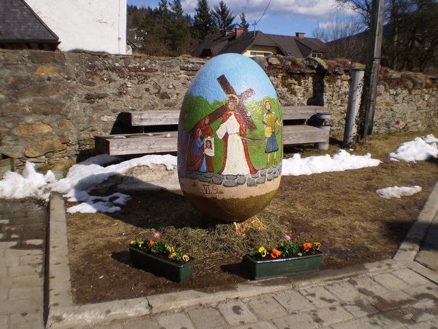 vor der Kirche