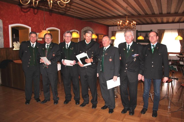 Viele Ehrungen bei der Jahreshauptversammlung des ÖKB Mooskirchen im GH Hochstrasser