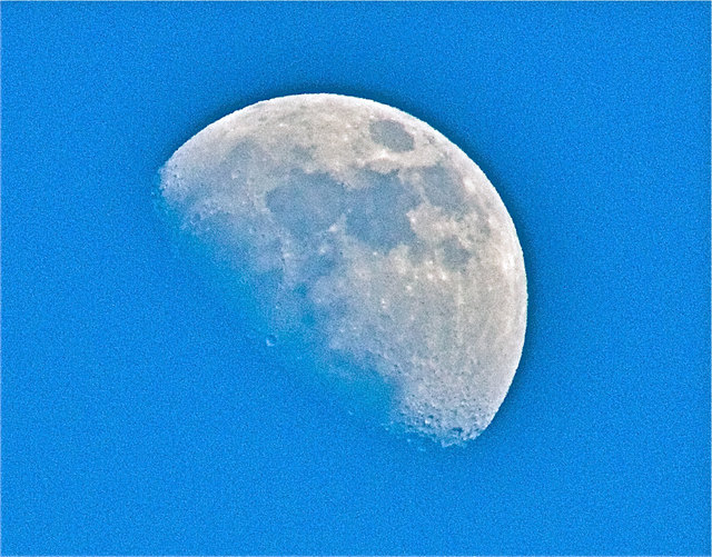 Mond am Nachmittag