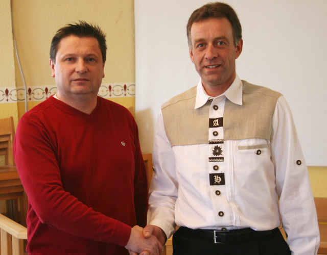 Kommandoübergabe: Der neue Kommandant Hermann Jobst mit Alt-Kommandant Hermann Strasser. | Foto: privat