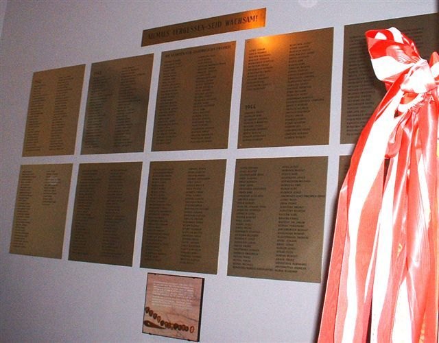Tafel im Wiener Landesgericht: DDr.Heinrich Maier, der letzte Hingerichtete des Naziregime. (+22.43.1945)
