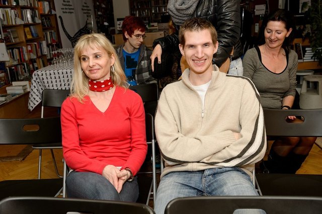 Buchpräsentation + Lesung - Isabella Straub "Südbalkon" @ Heyn - Klagenfurt